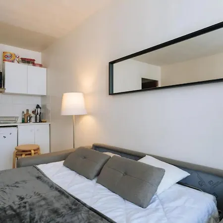 Large Studio - Bercy - 2 People Апартаменты *